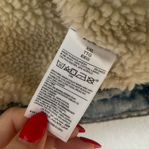 Old Navy Sherpa Lined Denim jacket - Picture 5 of 9